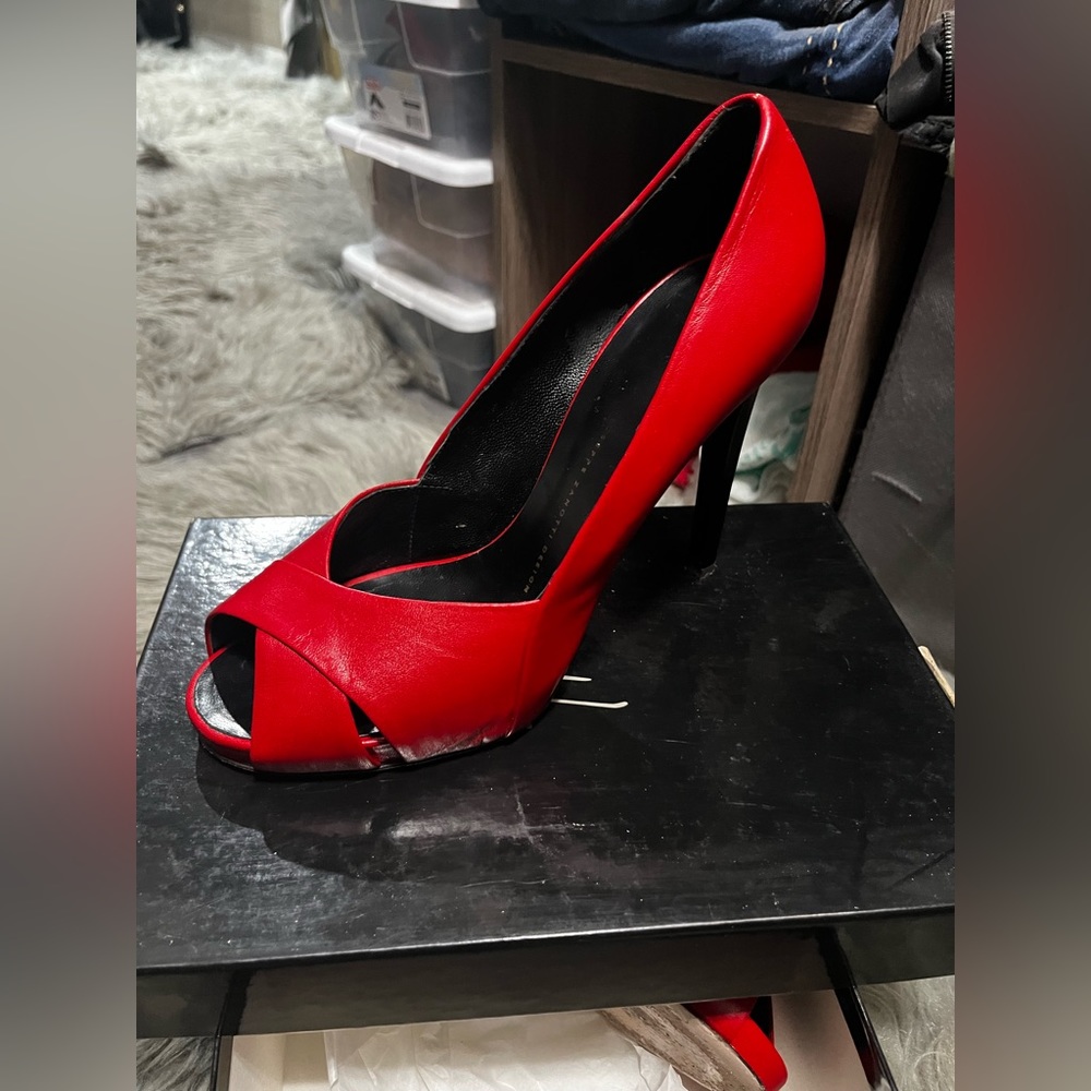 Guiseppe red heels